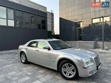 Авто Chrysler 300C 2005 № 8044395
