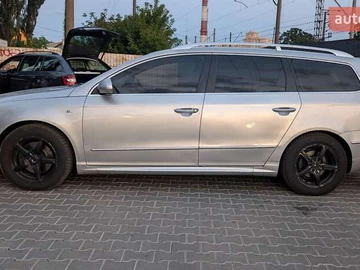 Авто Volkswagen Passat 2010 № 8045045