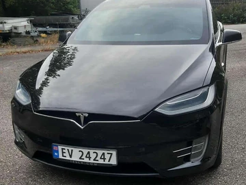 Авто Tesla Model X 2018 № 8045201