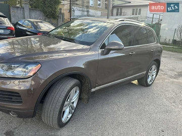 Авто Volkswagen Touareg 2012 № 8045624