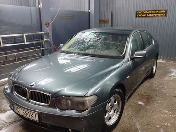 Авто BMW 7 Series 2002 № 8045667