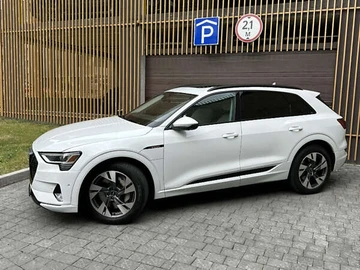 Авто Audi E-Tron 2020 № 8046544