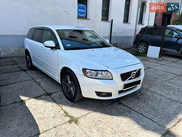 Авто Volvo V50 2012 № 8046873