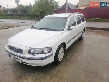 Авто Volvo V70 2004 № 8047336