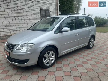 Авто Volkswagen Touran 2009 № 8048298