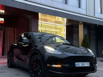 Авто Tesla Model Y 2021 № 8048884