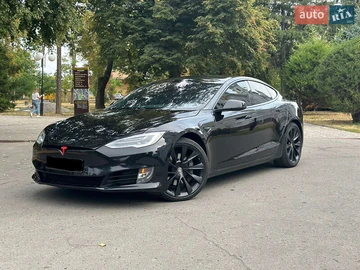 Авто Tesla Model S 2018 № 8049009