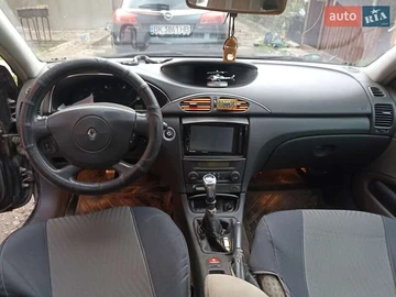 Авто Renault Laguna 2003 № 8049103