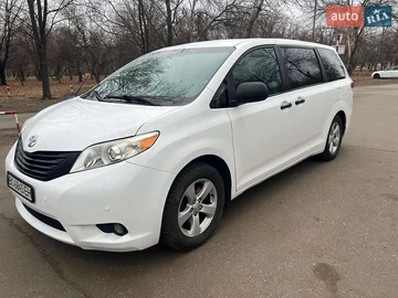 Авто Toyota Sienna 2011 № 8049967