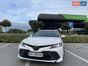 Авто Toyota Camry 2018 № 8050266