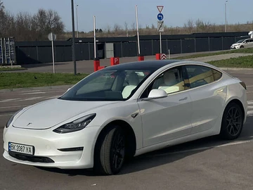 Авто Tesla Model 3 2019 № 8050877
