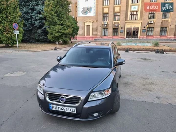 Авто Volvo V50 2012 № 8051160