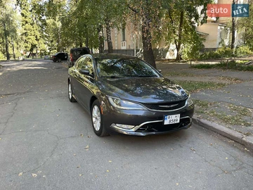 Авто Chrysler 200 2015 № 8054000