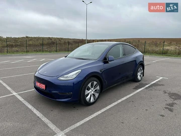 Авто Tesla Model Y 2023 № 8054105