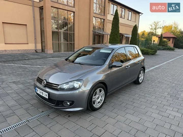 Авто Volkswagen Golf 2010 № 8054801