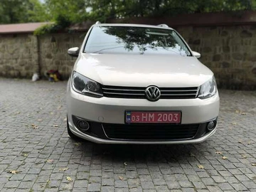 Авто Volkswagen Touran 2013 № 8056000