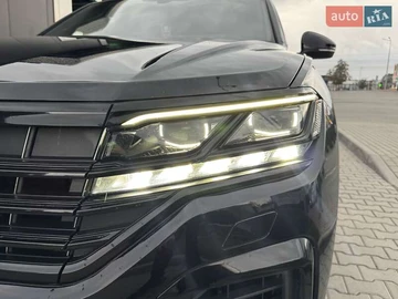Авто Volkswagen Touareg 2019 № 8056032