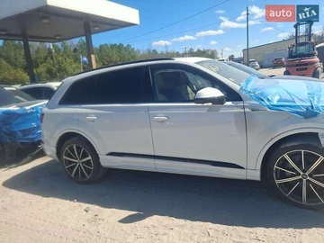 Авто Audi Q7 2021 № 8056677
