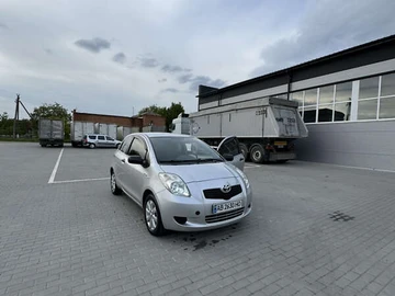 Авто Toyota Yaris 2006 № 8056719
