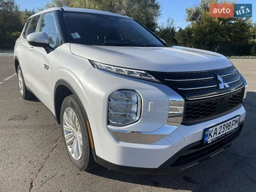 Авто Mitsubishi Outlander 2023 № 8057099