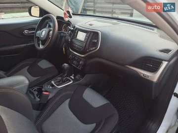 Авто Jeep Cherokee 2016 № 8057924
