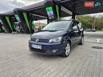 Авто Volkswagen Touran 2014 № 8057927