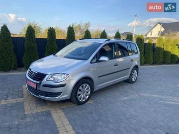 Авто Volkswagen Touran 2008 № 8059530