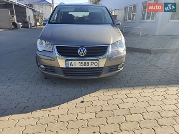 Авто Volkswagen Touran 2009 № 8060358