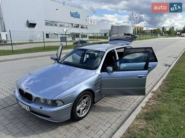 Авто BMW 5 Series 2002 № 8060369