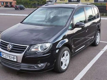Авто Volkswagen Touran 2010 № 8060491
