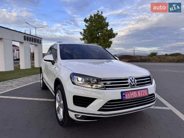Авто Volkswagen Touareg 2015 № 8060675