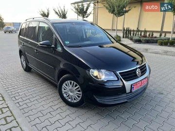 Авто Volkswagen Touran 2009 № 8060731