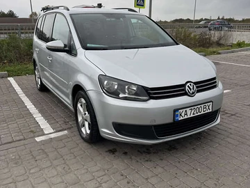 Авто Volkswagen Touran 2011 № 8060924