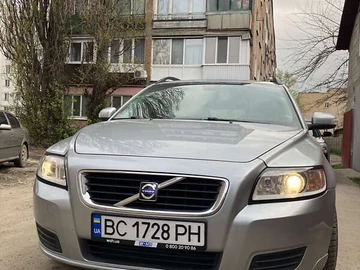 Авто Volvo V50 2008 № 8062217