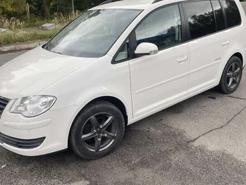 Авто Volkswagen Touran 2009 № 8062702