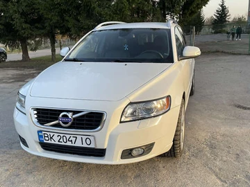 Авто Volvo V50 2012 № 8062870