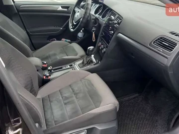 Авто Volkswagen Golf 2020 № 8063054