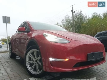Авто Tesla Model Y 2023 № 8063107