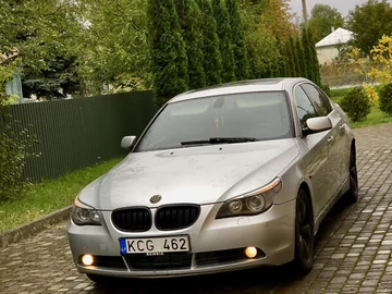 Авто BMW 5 Series 2003 № 8063329