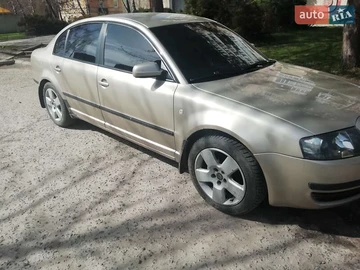Авто Skoda Superb 2004 № 8064042