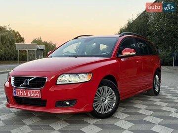 Авто Volvo V50 2010 № 8065897
