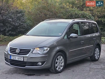 Авто Volkswagen Touran 2009 № 8065909