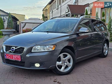 Авто Volvo V50 2012 № 8065912