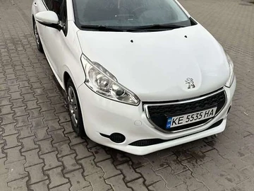 Авто Peugeot 208 2013 № 8066501