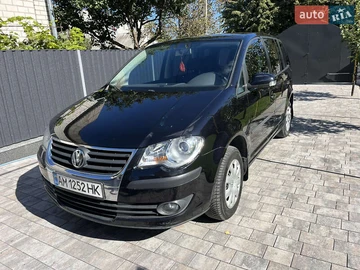 Авто Volkswagen Touran 2008 № 8066522