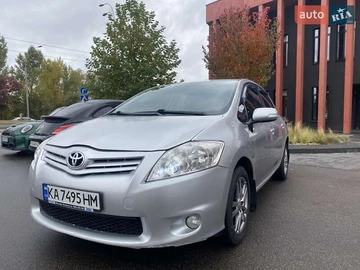 Авто Toyota Auris 2011 № 8066538
