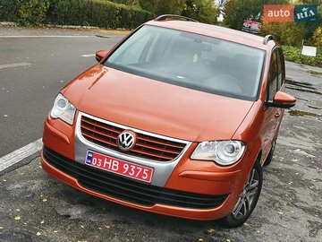 Авто Volkswagen Touran 2010 № 8066658