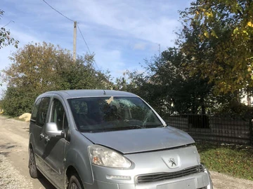 Авто Peugeot Partner 2013 № 8067324
