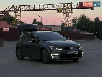 Авто Volkswagen E-Golf 2019 № 8067941