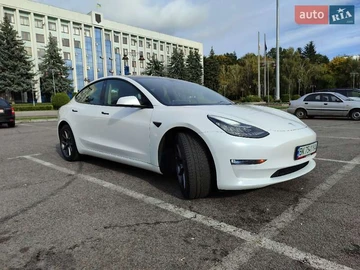 Авто Tesla Model 3 2022 № 8068136